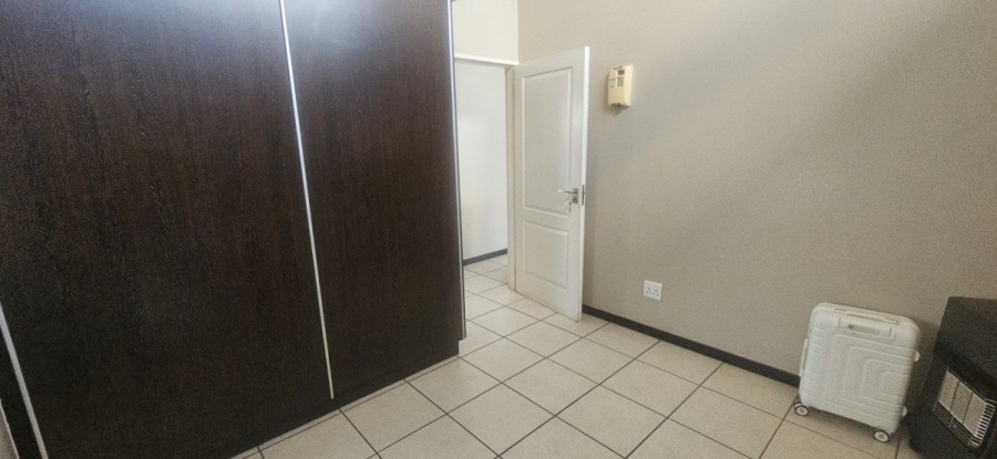 2 Bedroom Property for Sale in Greenstone Gate Gauteng