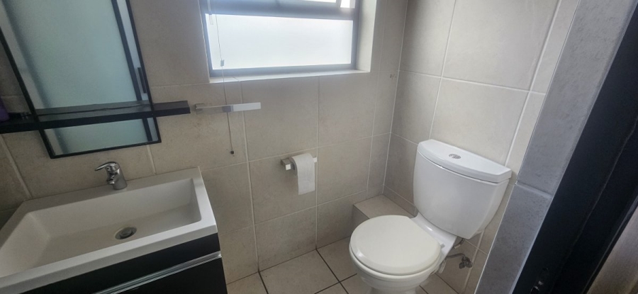 2 Bedroom Property for Sale in Greenstone Gate Gauteng