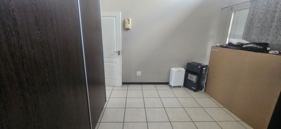2 Bedroom Property for Sale in Greenstone Gate Gauteng