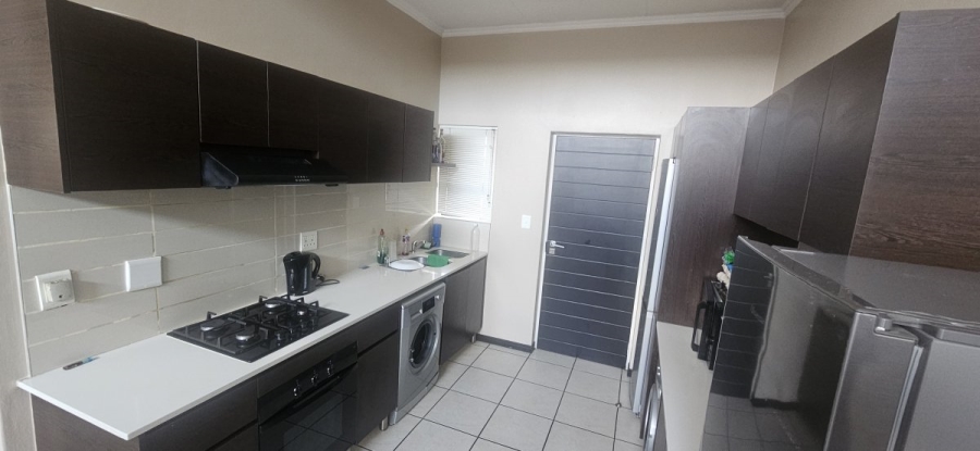 2 Bedroom Property for Sale in Greenstone Gate Gauteng