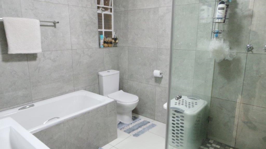 3 Bedroom Property for Sale in Marlands Gauteng