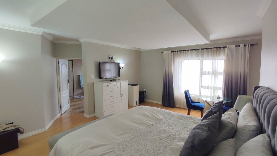 6 Bedroom Property for Sale in Monavoni Gauteng