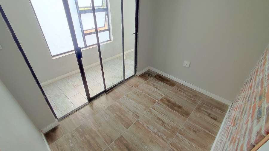 6 Bedroom Property for Sale in Monavoni Gauteng