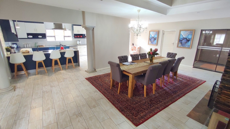 6 Bedroom Property for Sale in Monavoni Gauteng