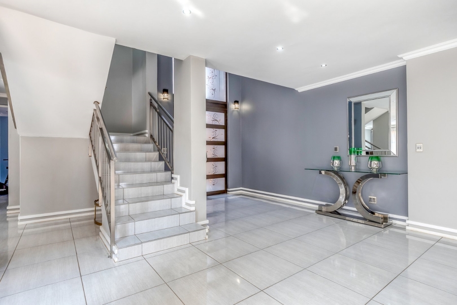 6 Bedroom Property for Sale in Amandasig Gauteng