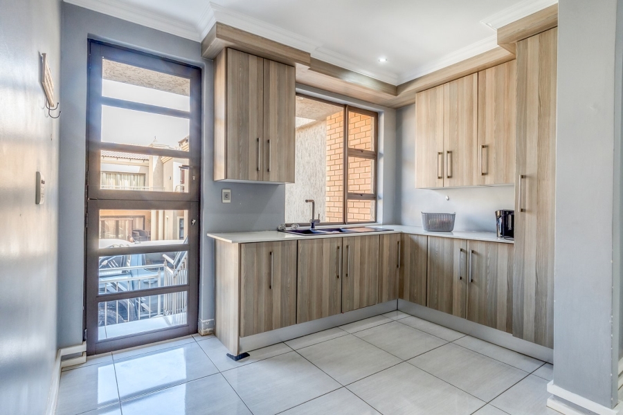 6 Bedroom Property for Sale in Amandasig Gauteng