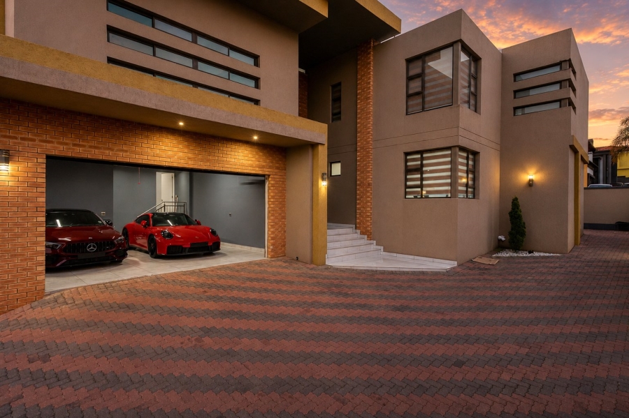 6 Bedroom Property for Sale in Amandasig Gauteng