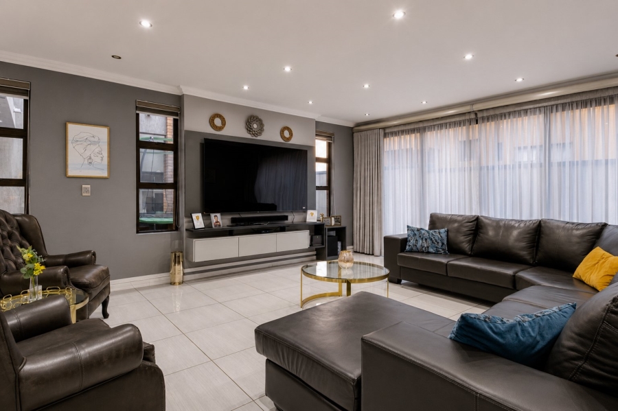6 Bedroom Property for Sale in Amandasig Gauteng