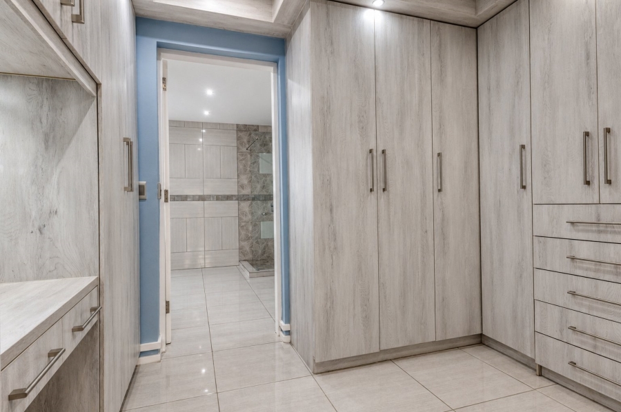 6 Bedroom Property for Sale in Amandasig Gauteng