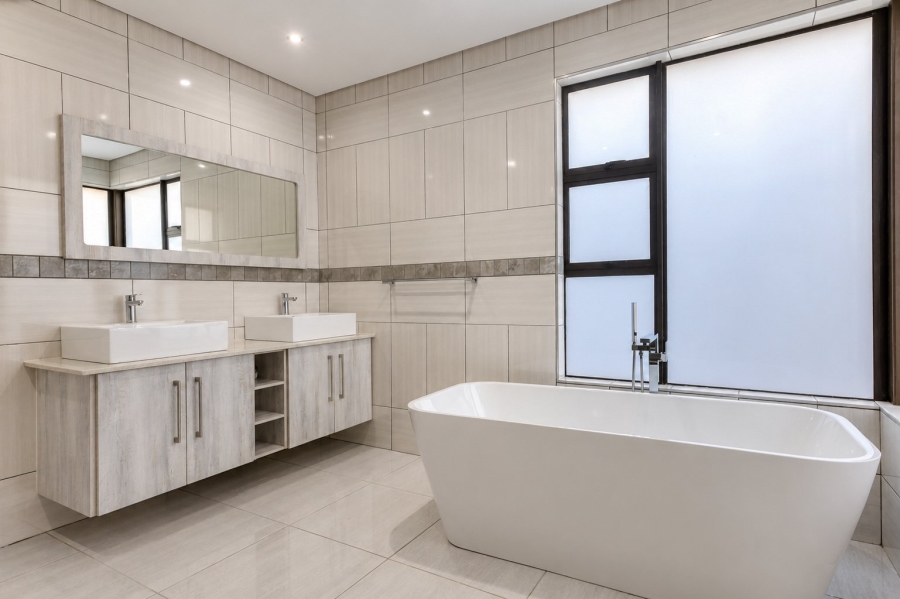 6 Bedroom Property for Sale in Amandasig Gauteng