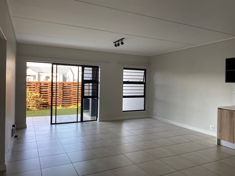 To Let 3 Bedroom Property for Rent in Mulbarton Gauteng