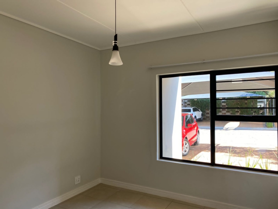 To Let 3 Bedroom Property for Rent in Mulbarton Gauteng