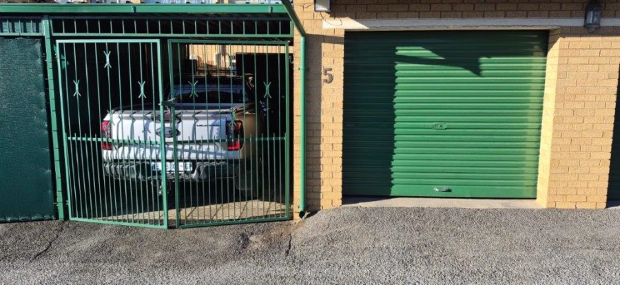 3 Bedroom Property for Sale in Birchleigh North Gauteng