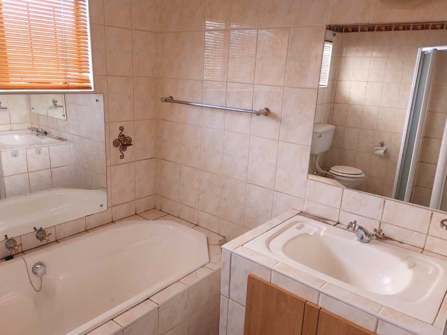 3 Bedroom Property for Sale in Sinoville Gauteng