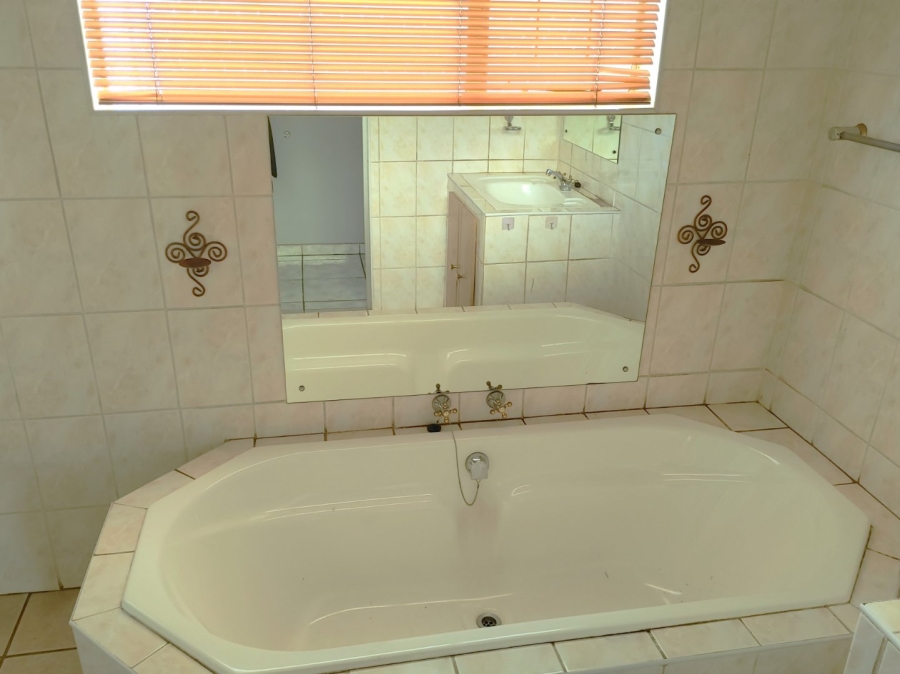 3 Bedroom Property for Sale in Sinoville Gauteng