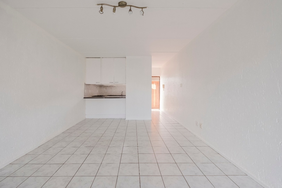 2 Bedroom Property for Sale in Mulbarton Gauteng