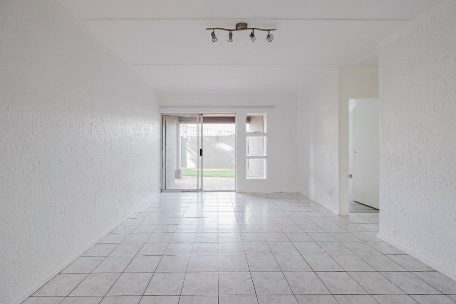 2 Bedroom Property for Sale in Mulbarton Gauteng