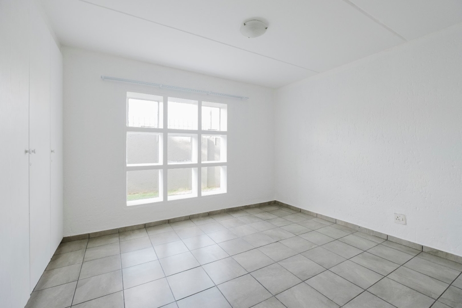 2 Bedroom Property for Sale in Mulbarton Gauteng