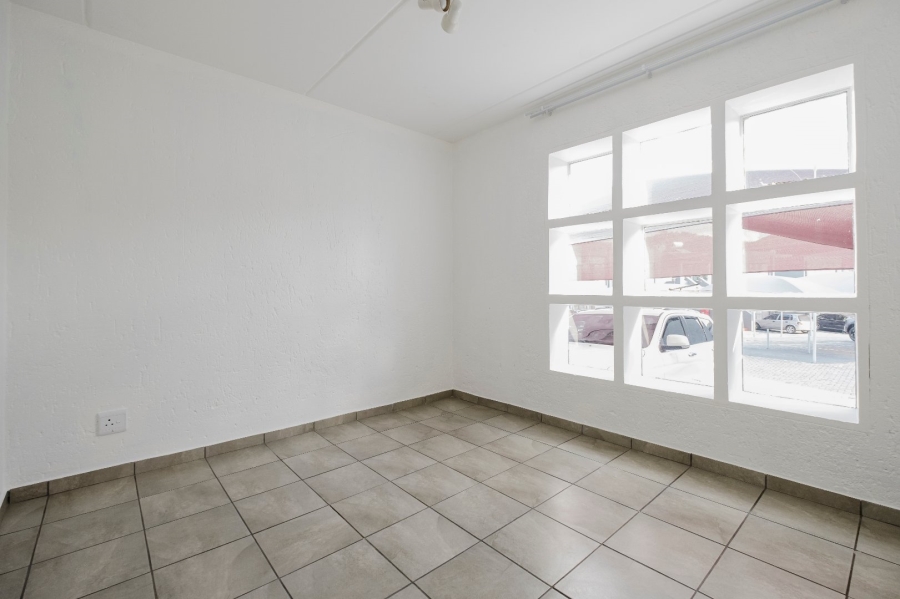 2 Bedroom Property for Sale in Mulbarton Gauteng