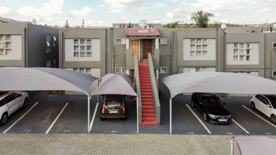 2 Bedroom Property for Sale in Mulbarton Gauteng