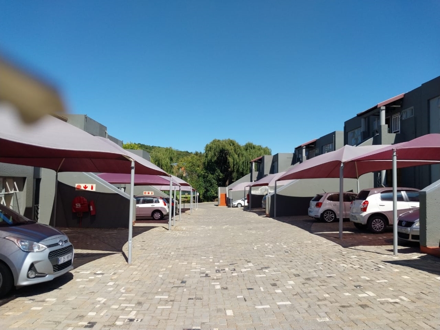 2 Bedroom Property for Sale in Mulbarton Gauteng