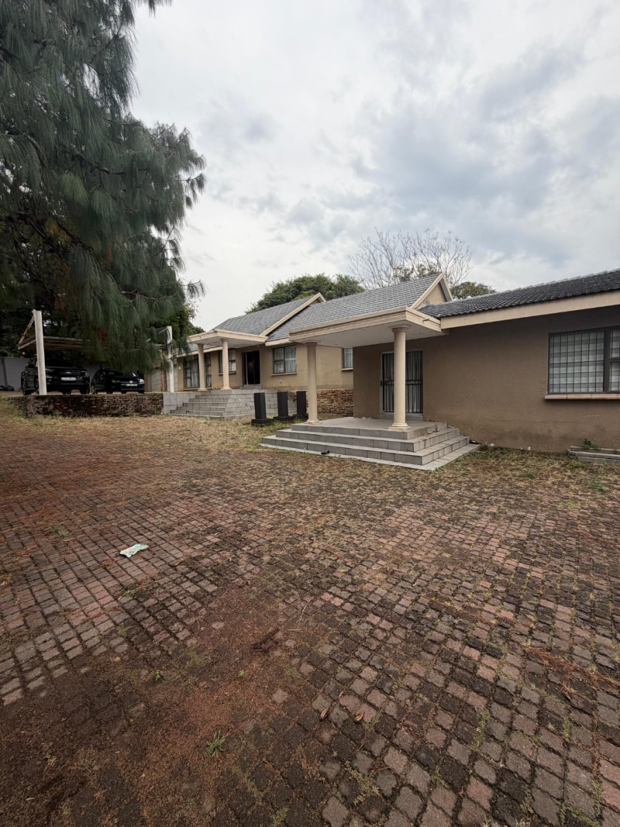 5 Bedroom Property for Sale in Lyndhurst Gauteng