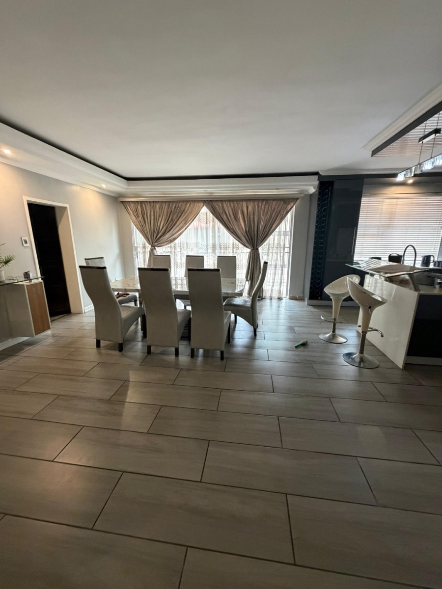 5 Bedroom Property for Sale in Lyndhurst Gauteng