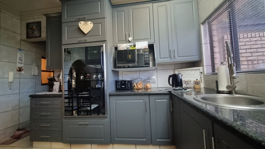 3 Bedroom Property for Sale in Arcon Park Gauteng