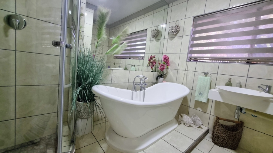 3 Bedroom Property for Sale in Arcon Park Gauteng