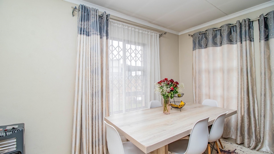 3 Bedroom Property for Sale in Clayville Gauteng