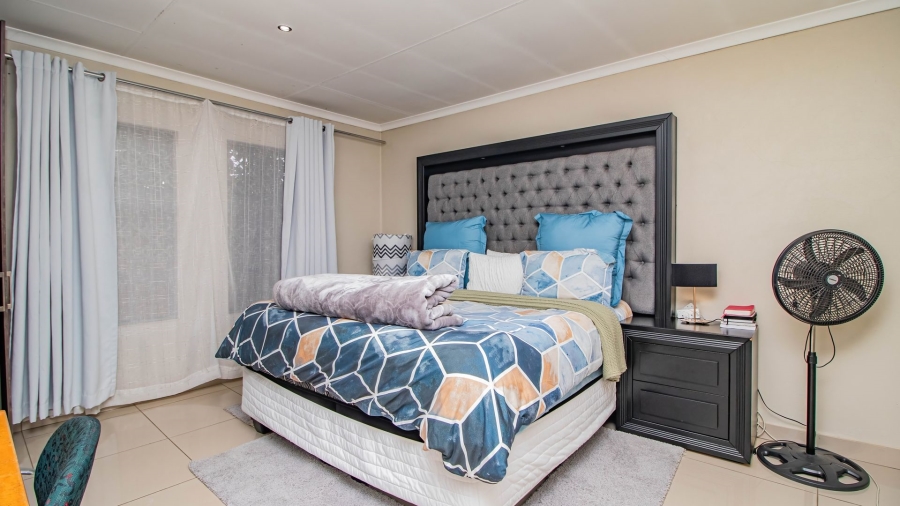 3 Bedroom Property for Sale in Clayville Gauteng