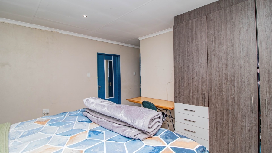 3 Bedroom Property for Sale in Clayville Gauteng