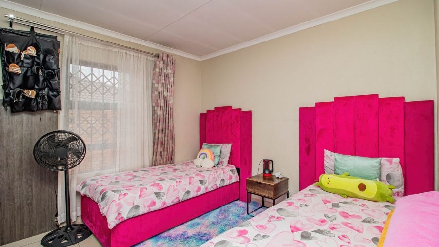 3 Bedroom Property for Sale in Clayville Gauteng