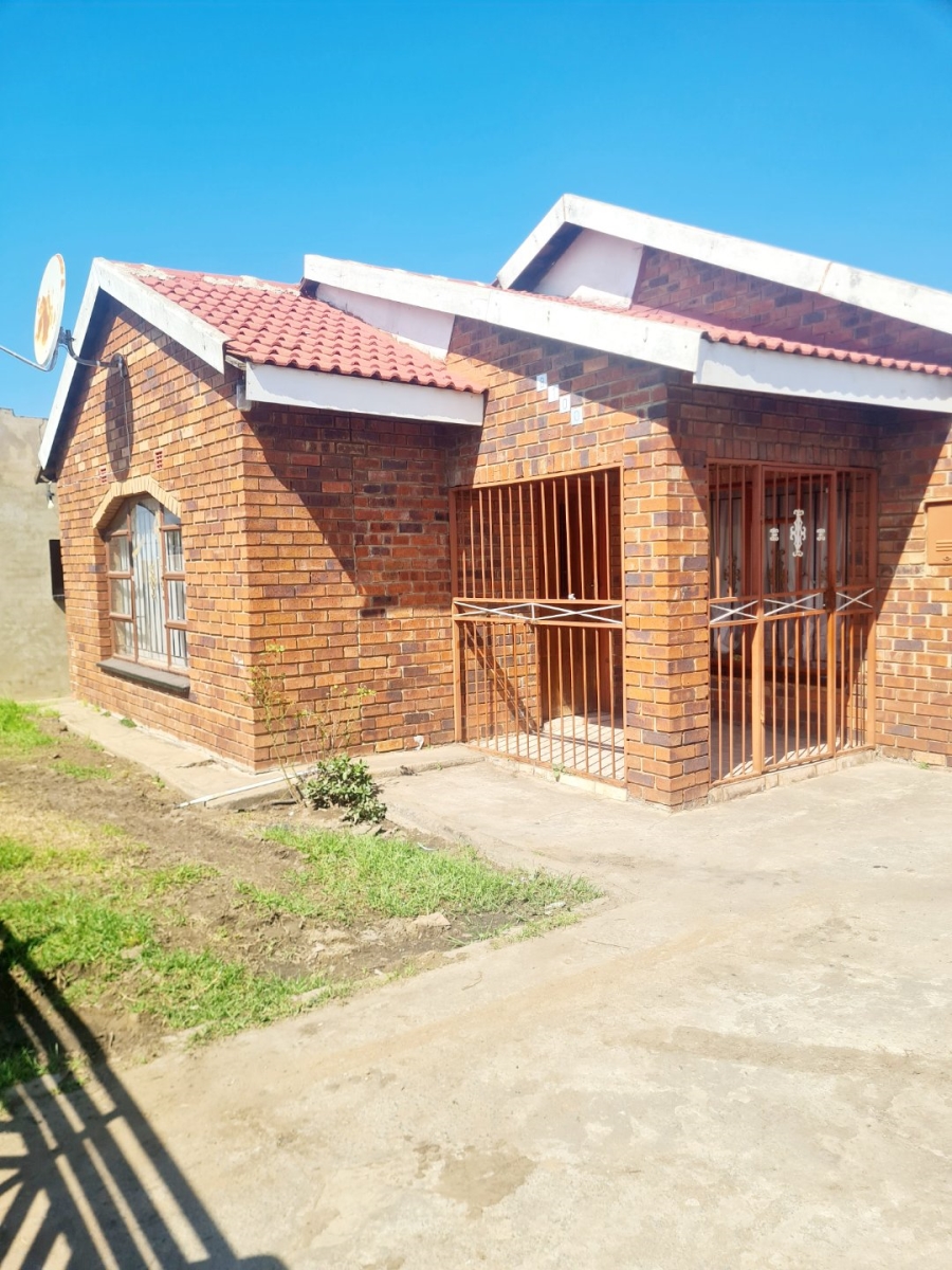 To Let 3 Bedroom Property for Rent in Sharpeville Gauteng