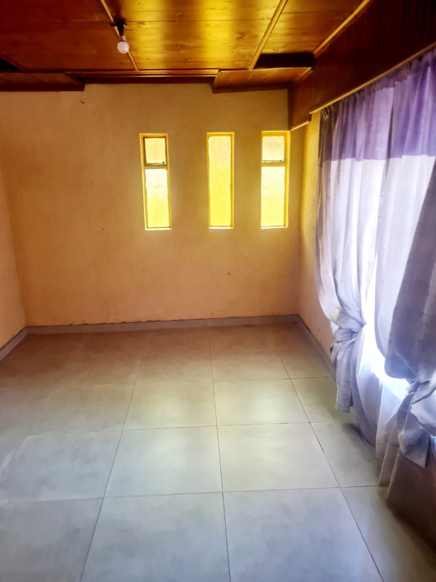 To Let 3 Bedroom Property for Rent in Sharpeville Gauteng