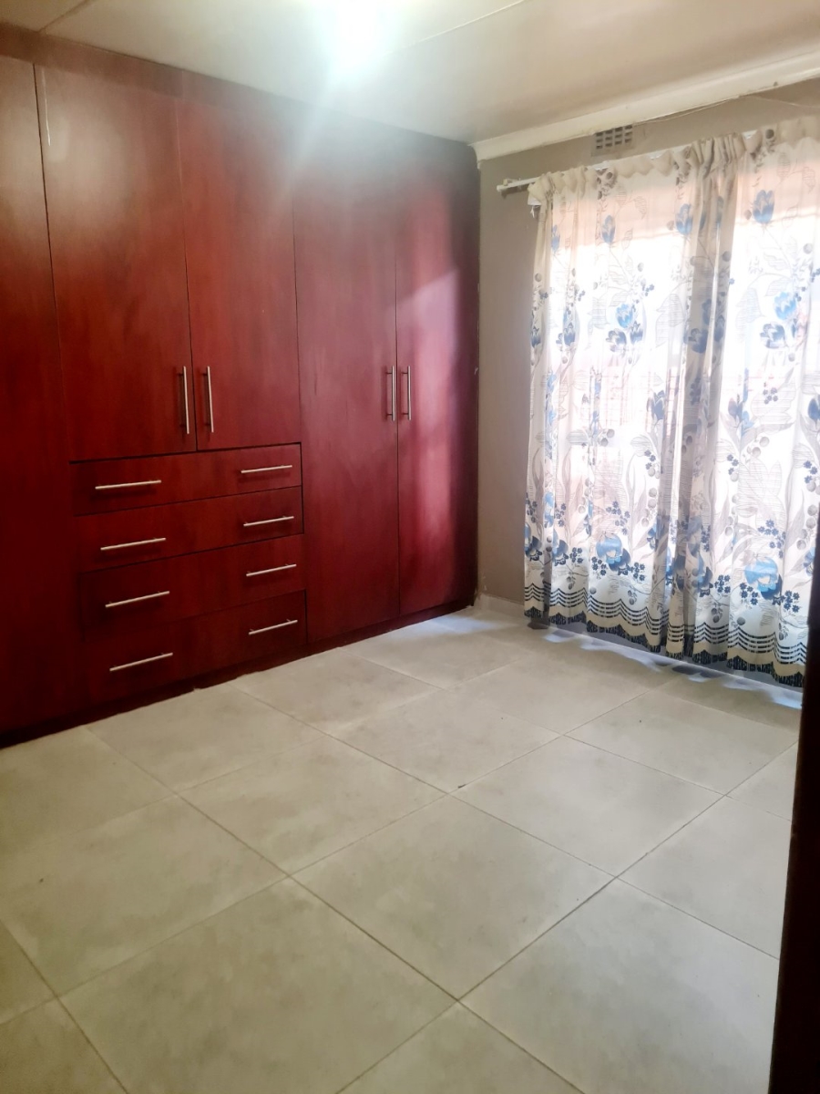 To Let 3 Bedroom Property for Rent in Sharpeville Gauteng