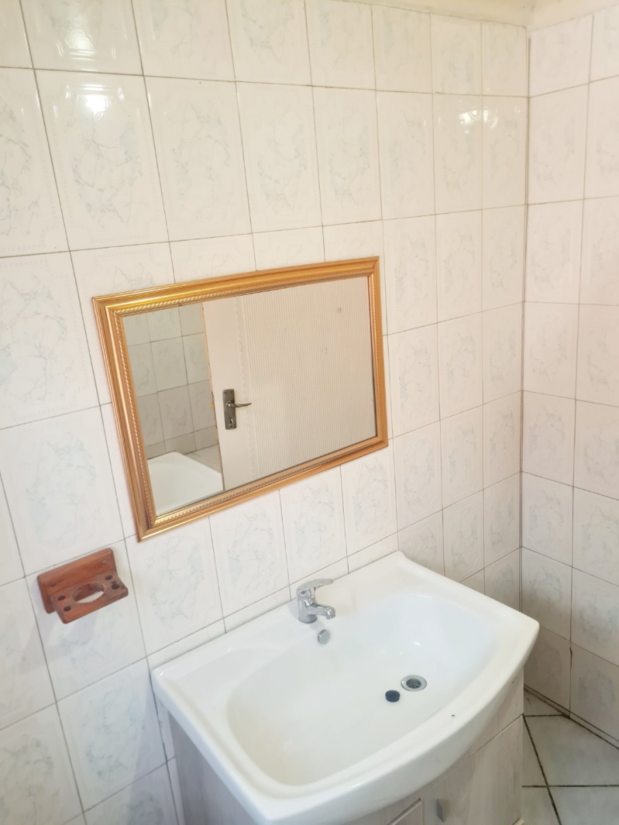 To Let 3 Bedroom Property for Rent in Sharpeville Gauteng