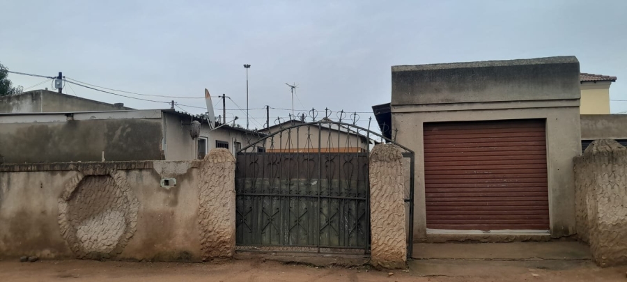 1 Bedroom Property for Sale in Kwenele Gauteng