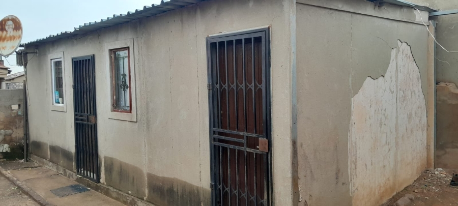 1 Bedroom Property for Sale in Kwenele Gauteng