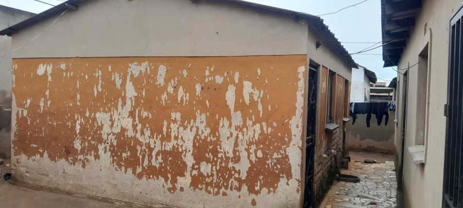 1 Bedroom Property for Sale in Kwenele Gauteng