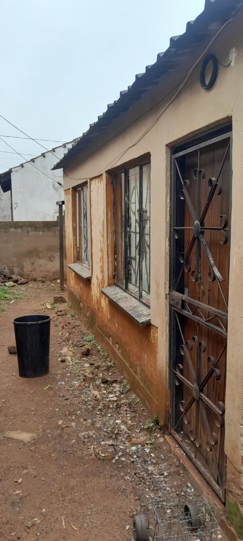 1 Bedroom Property for Sale in Kwenele Gauteng