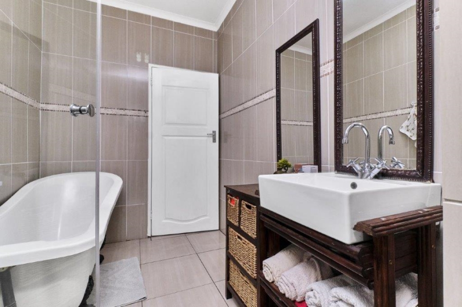 To Let 3 Bedroom Property for Rent in President Ridge Gauteng