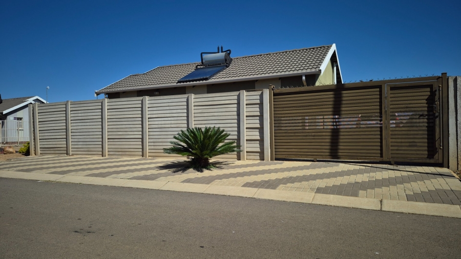 3 Bedroom Property for Sale in Sky City Gauteng