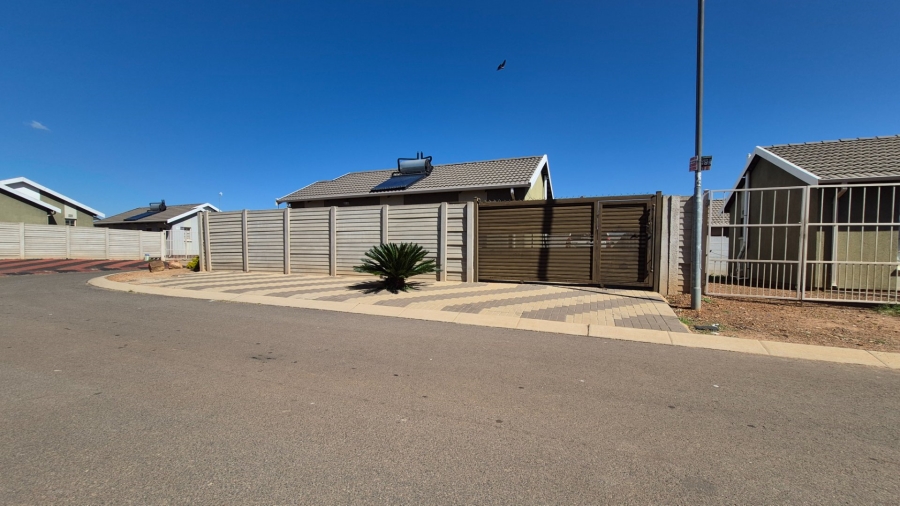 3 Bedroom Property for Sale in Sky City Gauteng
