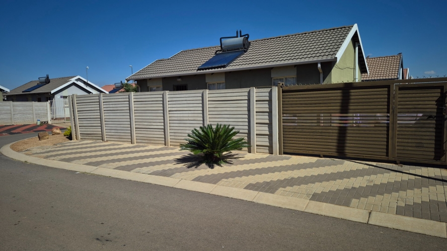 3 Bedroom Property for Sale in Sky City Gauteng