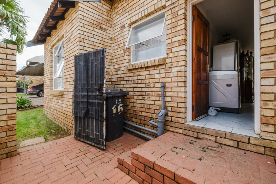 3 Bedroom Property for Sale in Liefde en Vrede Gauteng