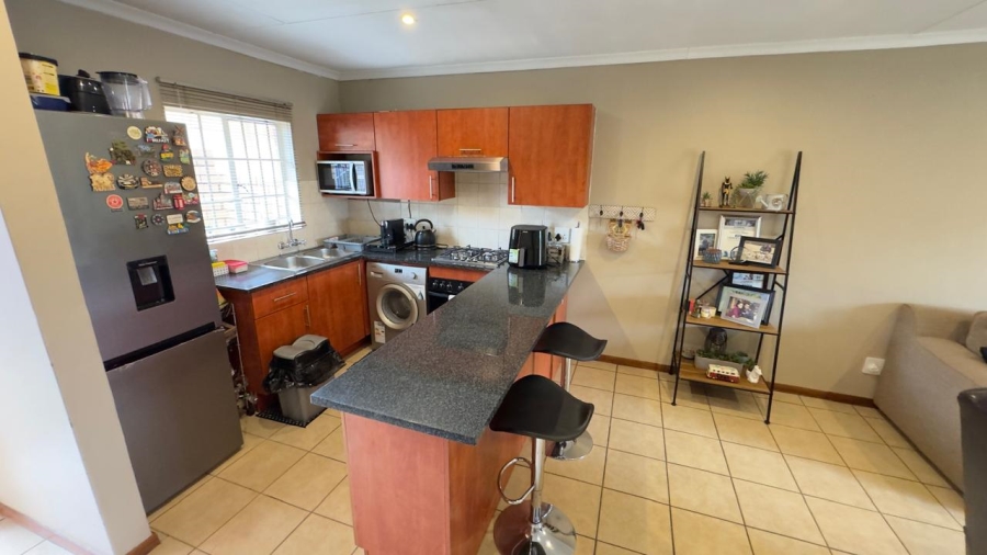 2 Bedroom Property for Sale in The Reeds Gauteng