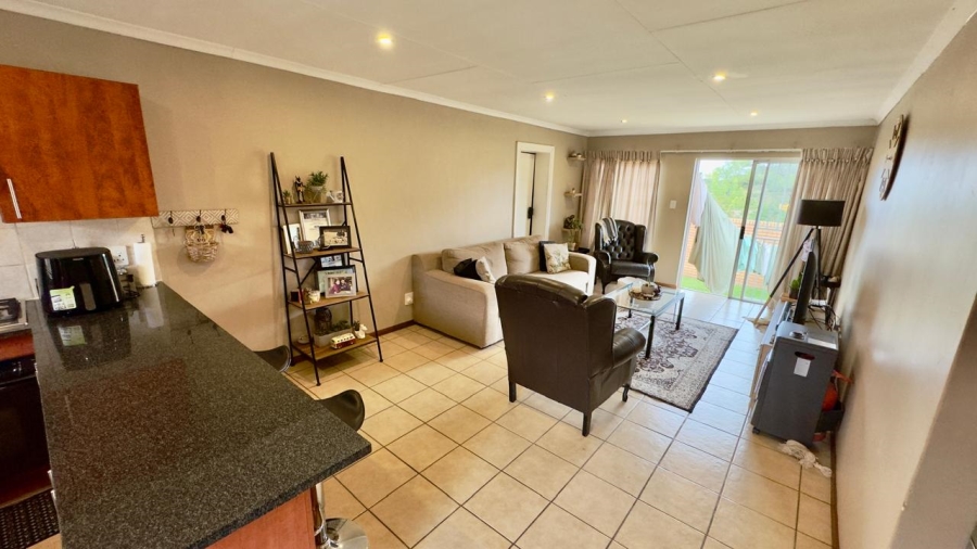2 Bedroom Property for Sale in The Reeds Gauteng