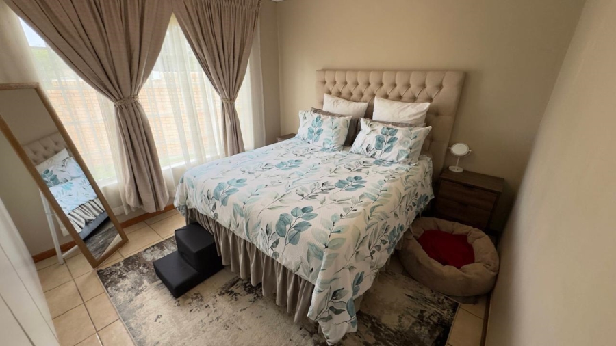 2 Bedroom Property for Sale in The Reeds Gauteng
