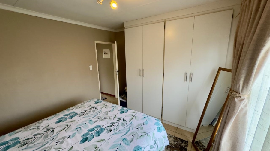 2 Bedroom Property for Sale in The Reeds Gauteng